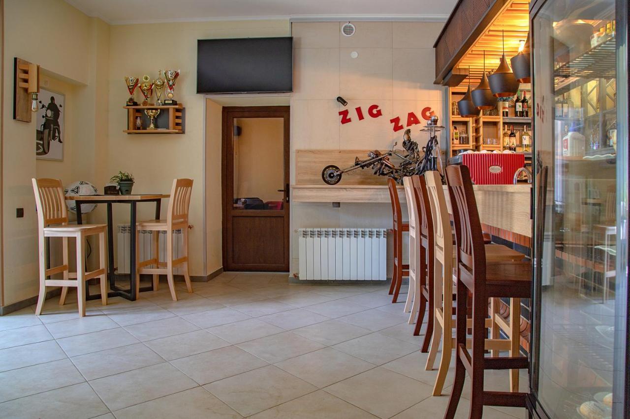 Zig Zag Otel Kamyanets-Podilski Dış mekan fotoğraf